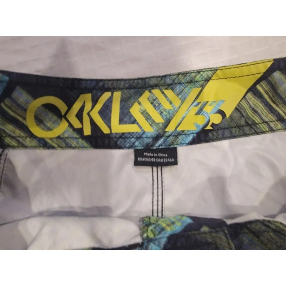 Oakley Board Shorts‎ Men 33 Plaid Geometric Surf Swim Trunks Y2K W/ Wax Comb